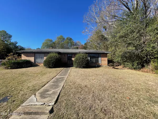 1995 Scanlon Drive, Jackson, MS 39204