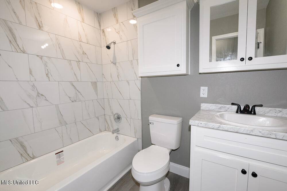 Gautier, MS 39553,7600 Fish Hawk Road