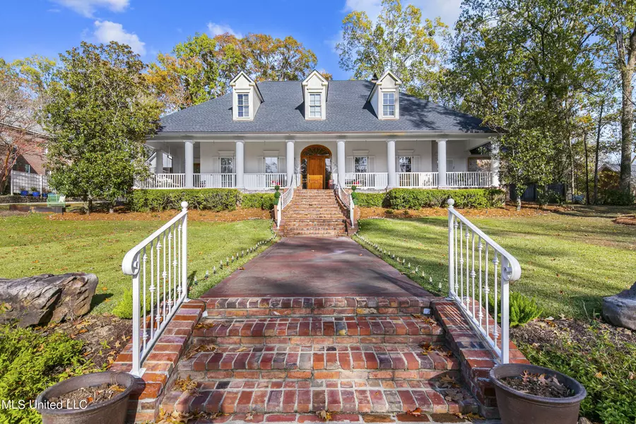 103 Cherry Laurel Lane, Ridgeland, MS 39157