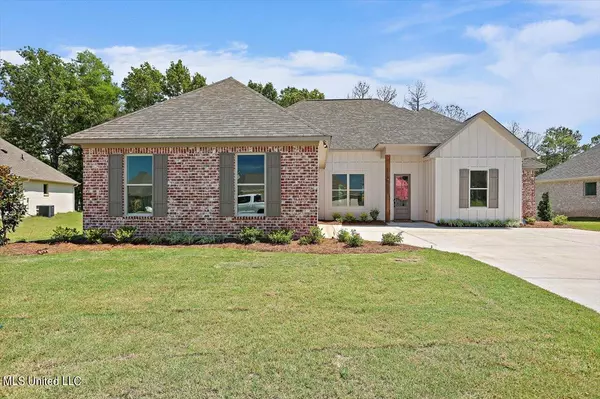 130 Catherine Boulevard, Clinton, MS 39056