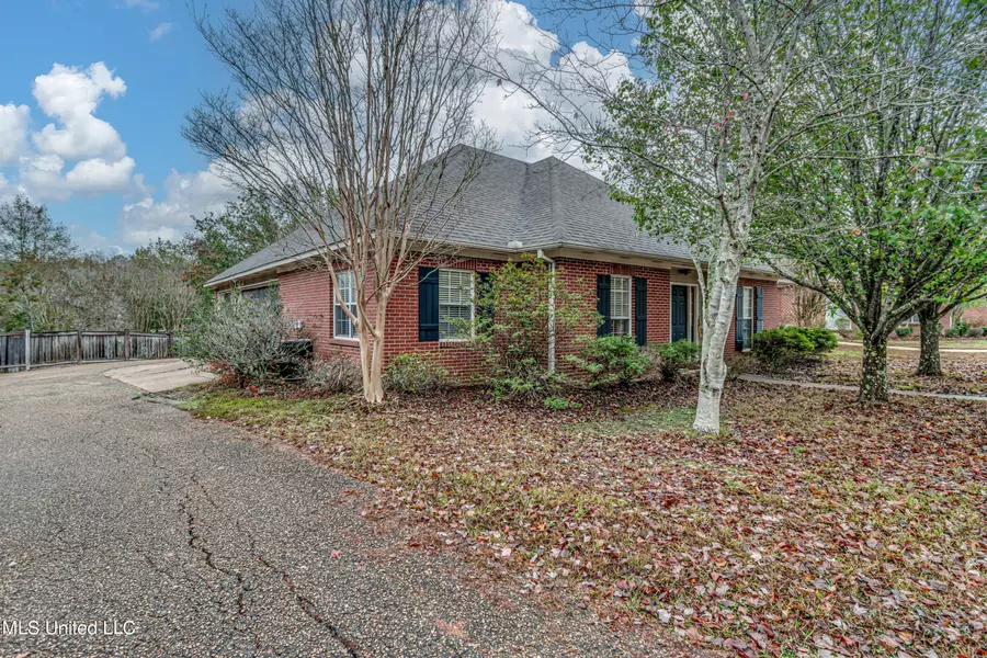 646 Camdenpark Drive, Ridgeland, MS 39157