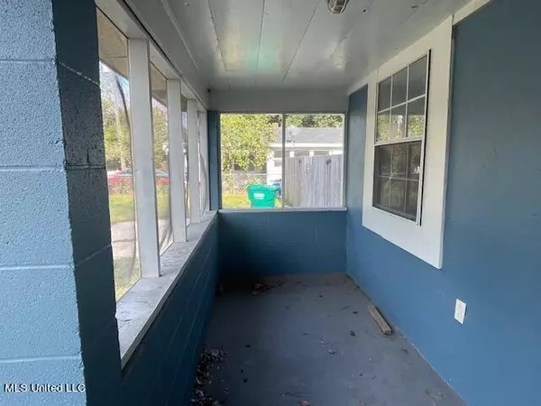 Gulfport, MS 39501,1516 Dixie Avenue