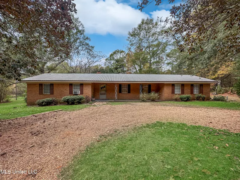 720 S Main Street, Mendenhall, MS 39114