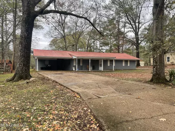 3926 Forest Lake Drive, Jackson, MS 39212