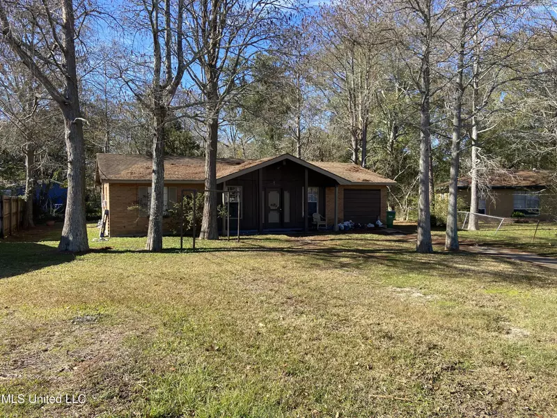 3425 Inez Circle, Moss Point, MS 39563