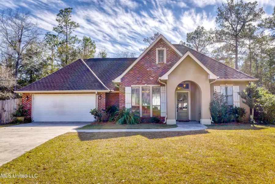 115 Pine Burr Road, Carriere, MS 39426