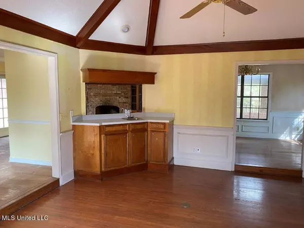 Byram, MS 39272,236 Bracken Cove