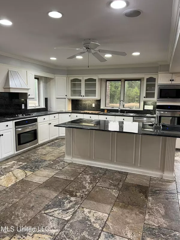 Brandon, MS 39047,120 Lake Harbour Point