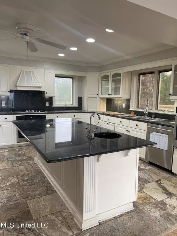 Brandon, MS 39047,120 Lake Harbour Point