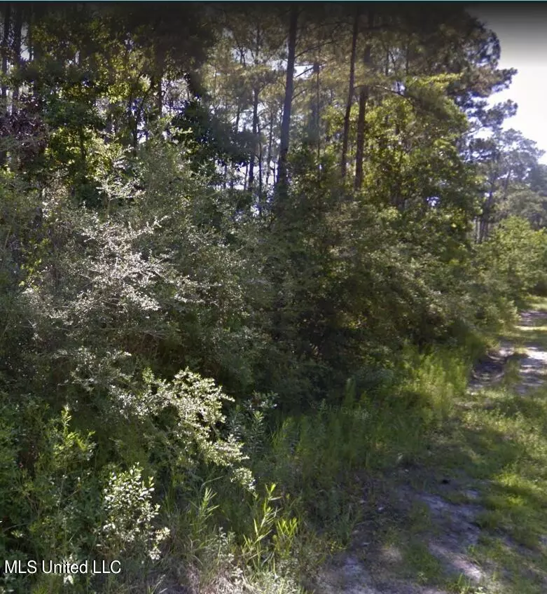 Ocean Springs, MS 39564,2398 Oak Street