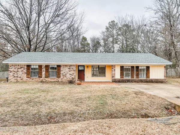 115 Richland East Circle, Richland, MS 39218