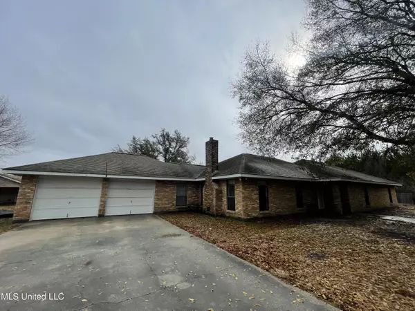 43 Dunhurst Long Road, Picayune, MS 39466