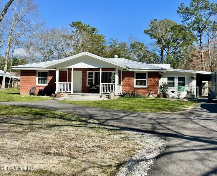 12204 Oaklawn Road, Biloxi, MS 39532