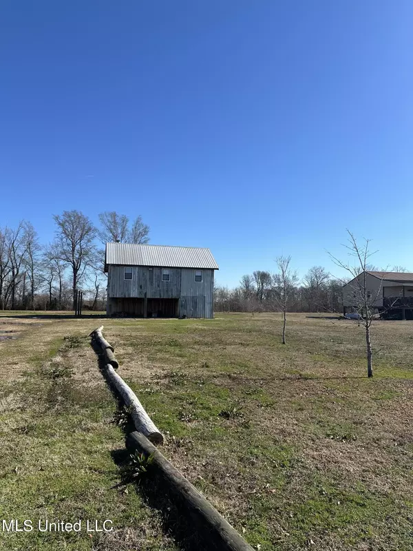 5528 River Road, Yazoo City, MS 39194