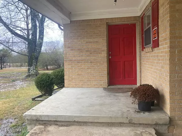 Byhalia, MS 38611,80 Douglas Road