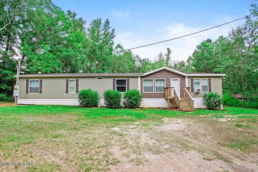59 W Seneca Road, Lumberton, MS 39455
