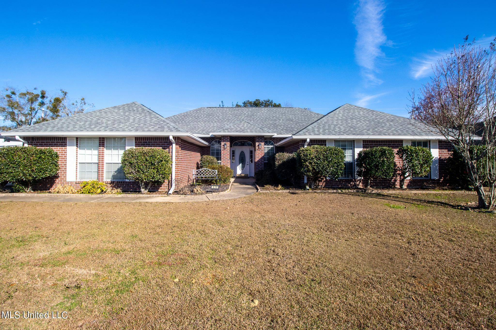 838 Eagle Eyrie Drive, Biloxi, MS 39532
