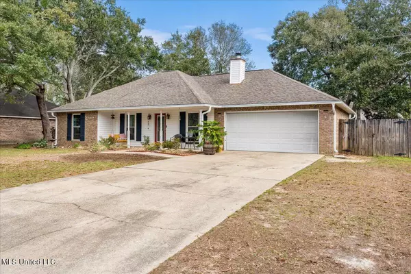 Ocean Springs, MS 39564,7008 Oakhurst Drive