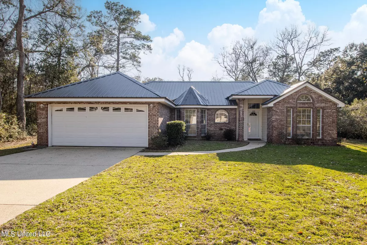 Ocean Springs, MS 39564,1421 Spruce Street