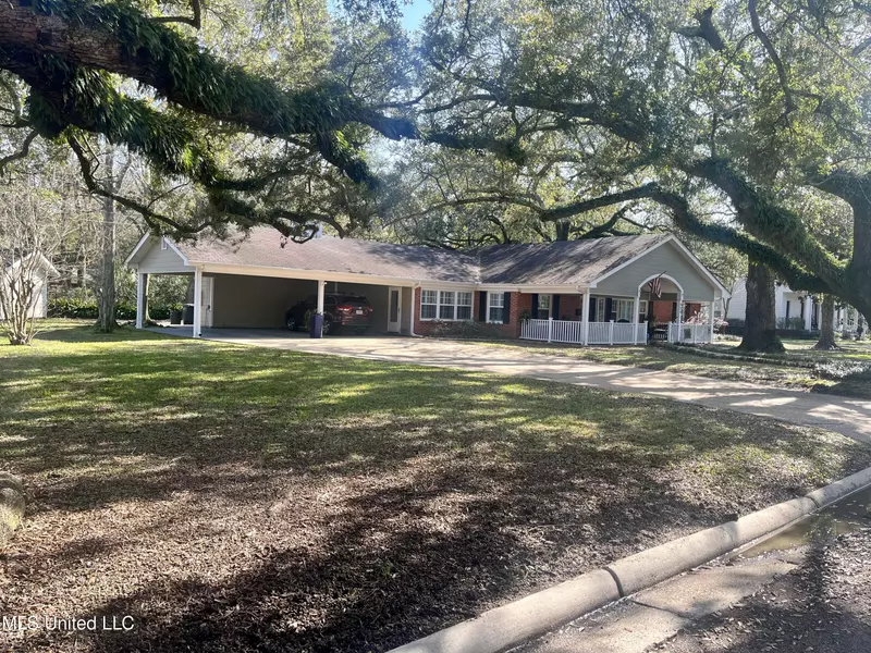 904 Columbus Drive, Pascagoula, MS 39567