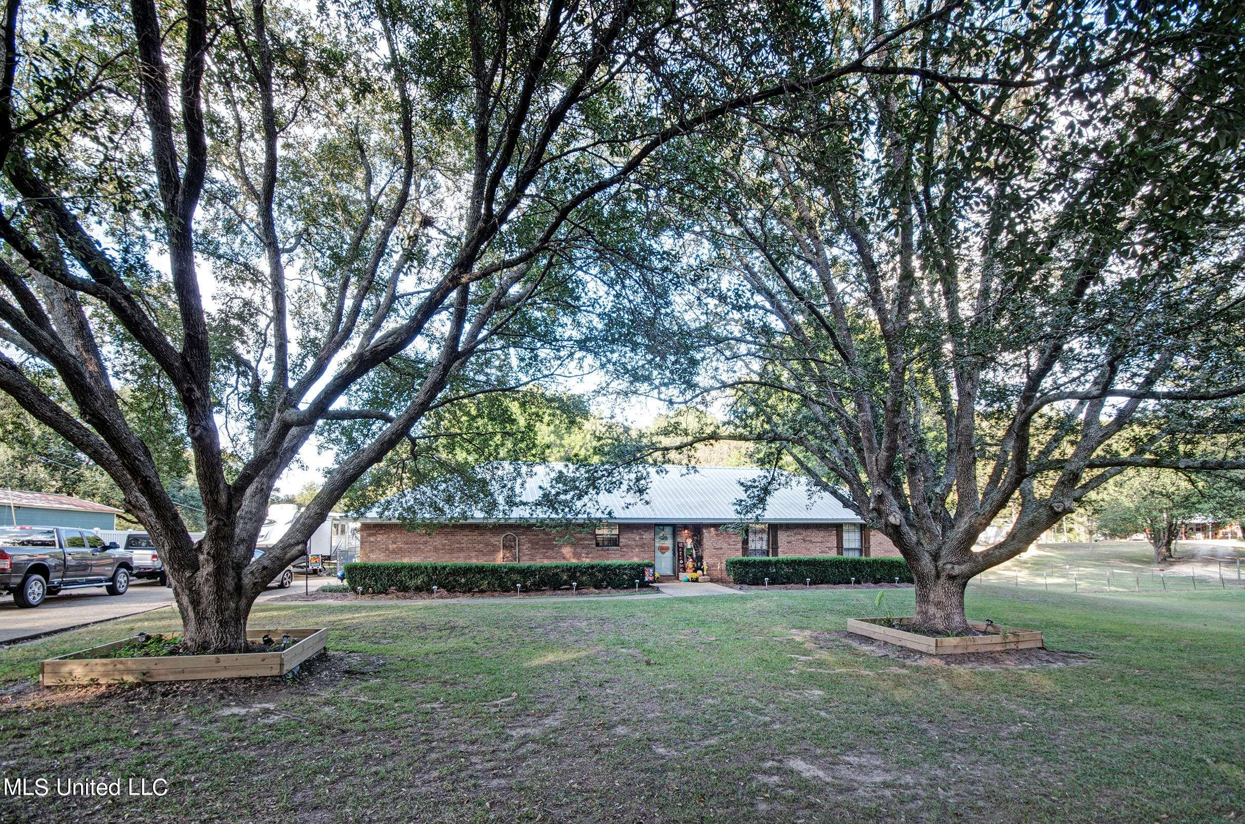Florence, MS 39073,258 Walker Circle