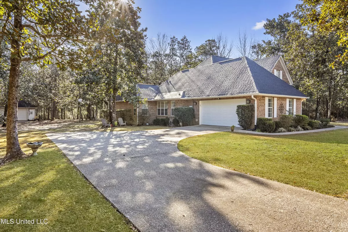 Gautier, MS 39553,1601 Magnolia Bluff Drive