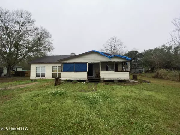 5025 East Street, Moss Point, MS 39563