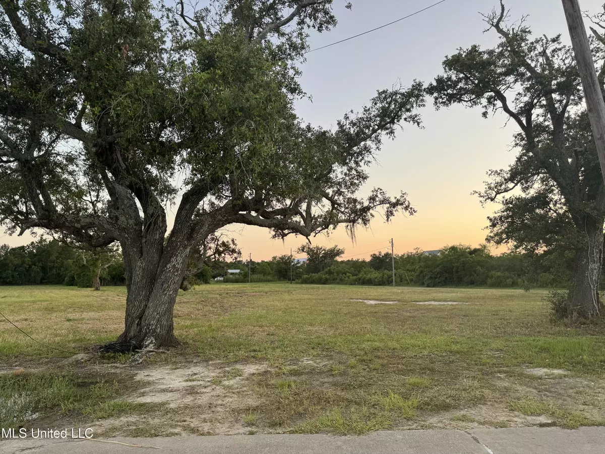 Bay Saint Louis, MS 39520,1910 N Beach Boulevard