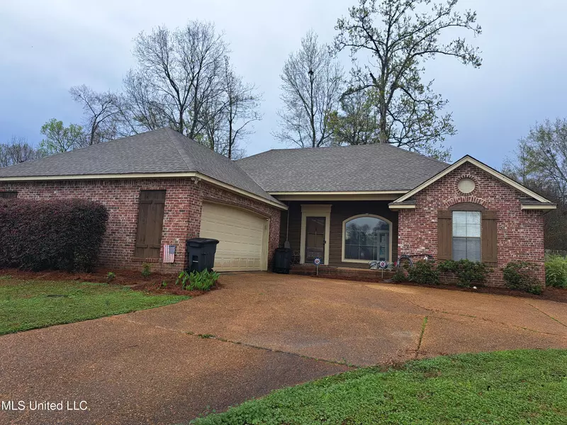 402 Pinebrook Circle, Brandon, MS 39047