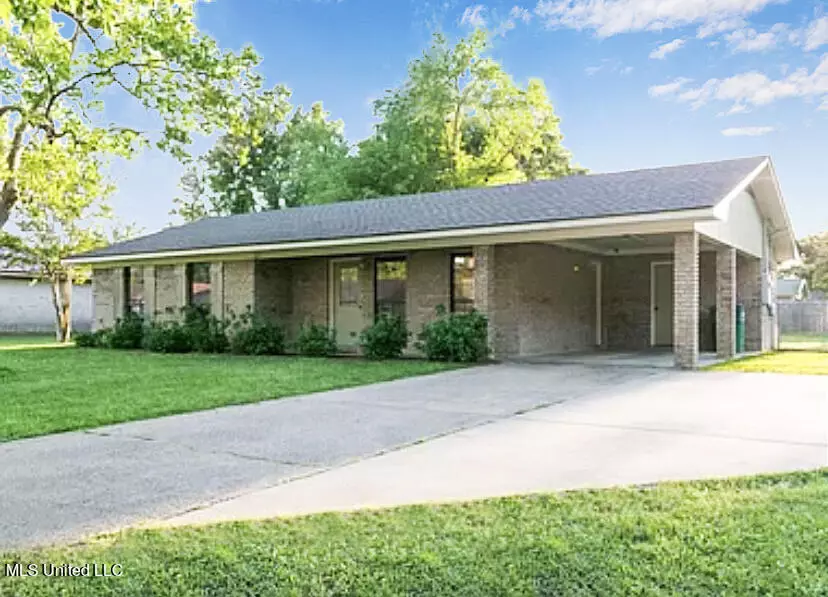 110 Trailwood Circle, Petal, MS 39465