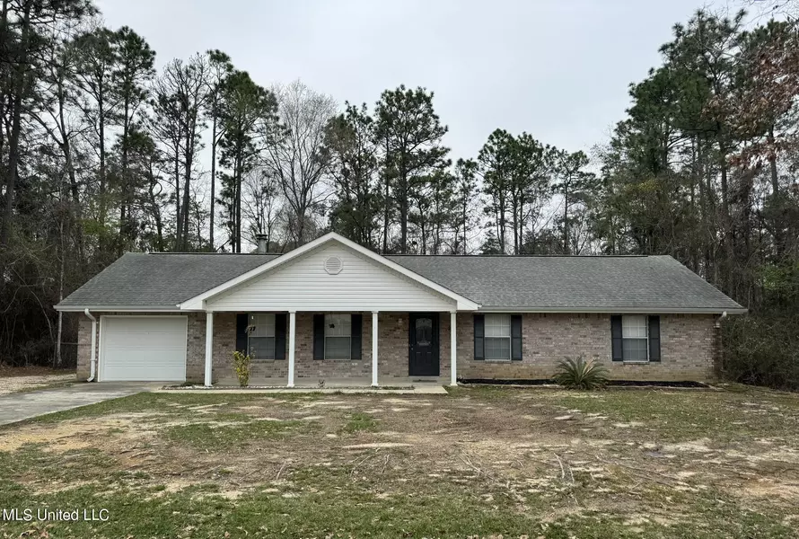 112 Pinedale Drive, Carriere, MS 39426
