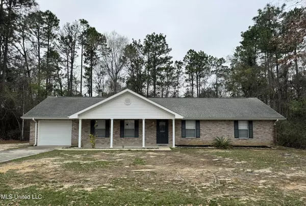 112 Pinedale Drive, Carriere, MS 39426
