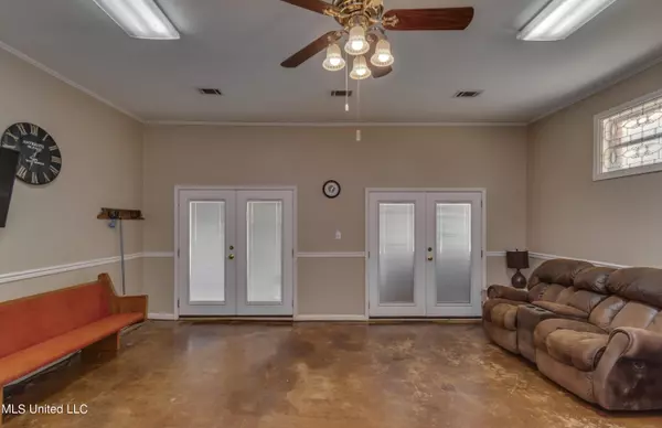 Mize, MS 39116,718 W Highway 28