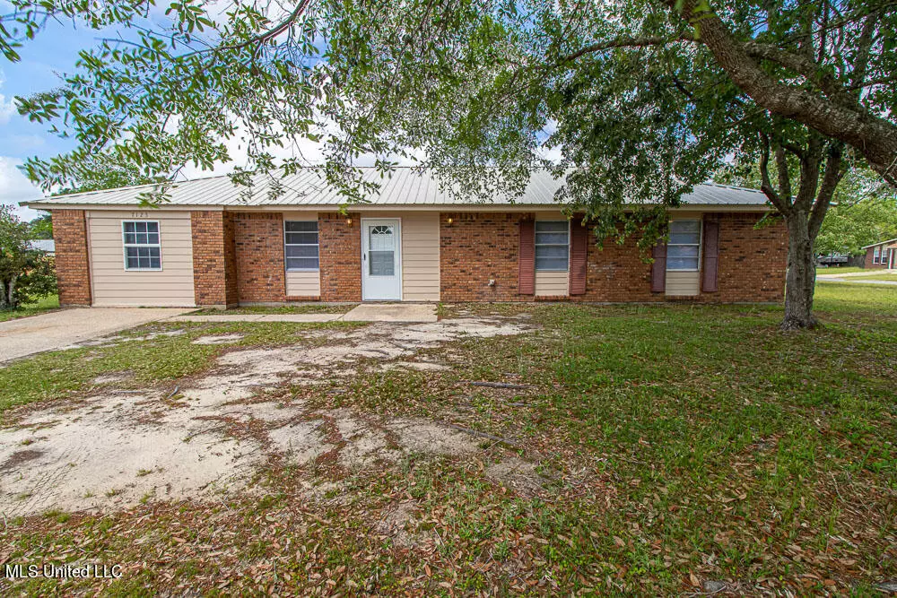 Ocean Springs, MS 39564,7125 Thornbriar Street