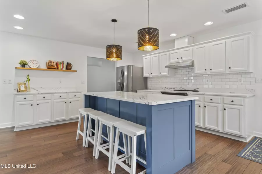 701 Hidden Oaks Drive, Ocean Springs, MS 39564