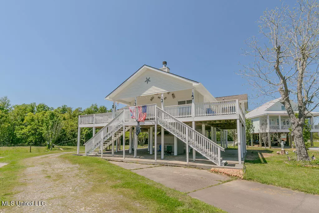 Waveland, MS 39576,121 Vacation Lane