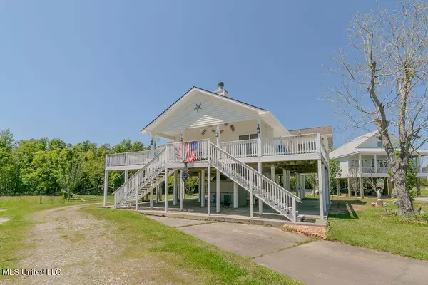 121 Vacation Lane, Waveland, MS 39576