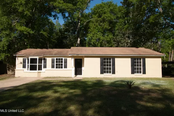 3233 Riverbend Road, Moss Point, MS 39562