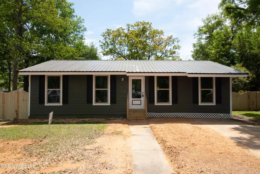 3002 Pecan Avenue, Pascagoula, MS 39567