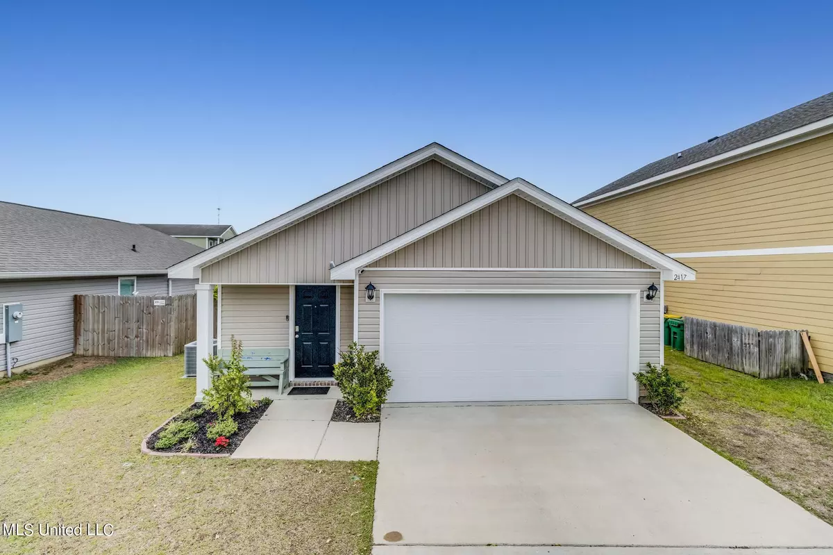 Ocean Springs, MS 39564,2417 Gladiolus Street