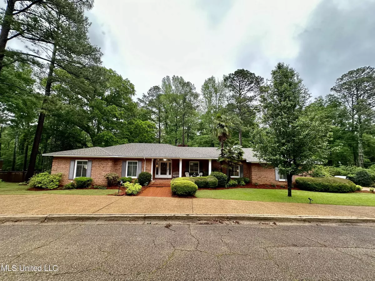 Magee, MS 39111,623 NW Kennedy Drive