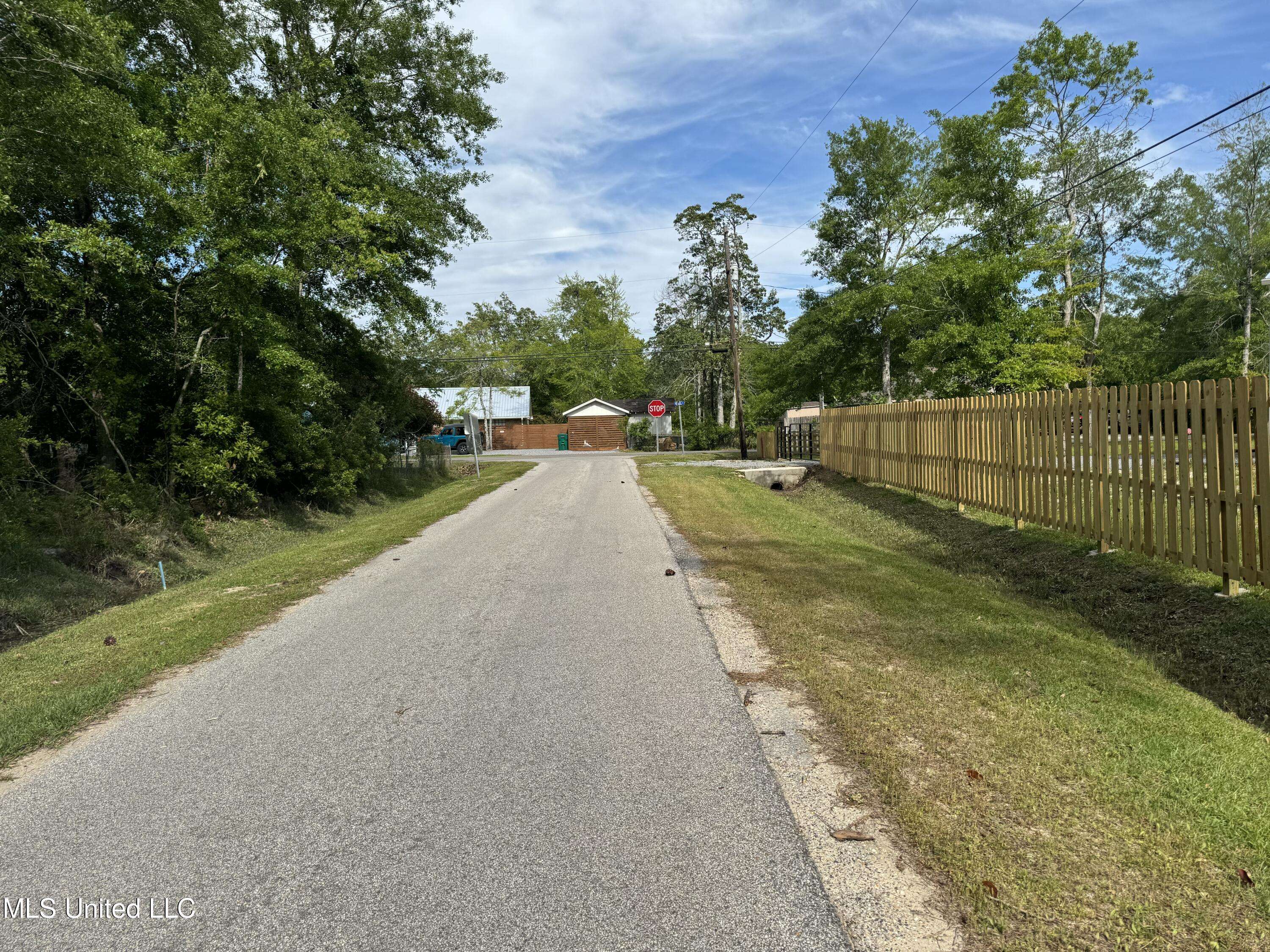 Waveland, MS 39576,0 Art Street