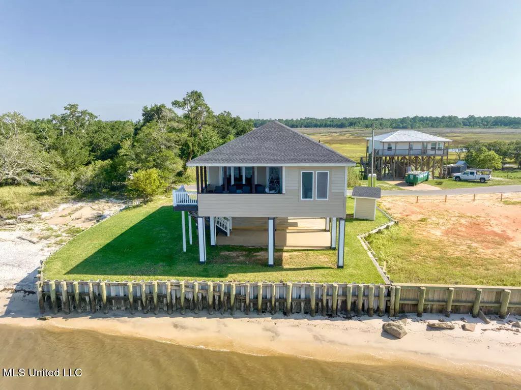 Ocean Springs, MS 39564,6705 Belle Fontaine Drive