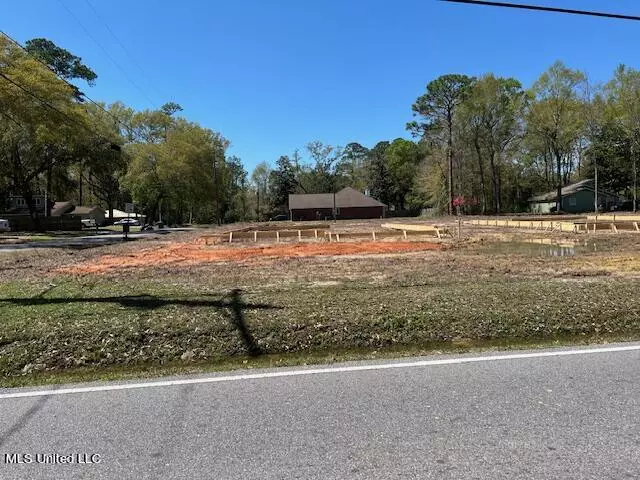 2801 Dolphin Drive, Gautier, MS 39553