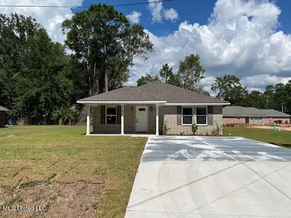 Gautier, MS 39553,3104 Grouper Road