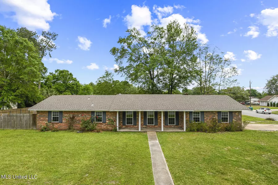 1200 Lancelot Lane, Ocean Springs, MS 39564