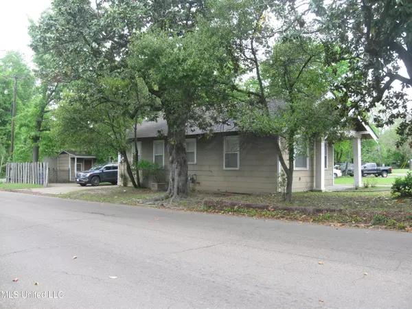 Clarksdale, MS 38614,1303 Riverside Avenue