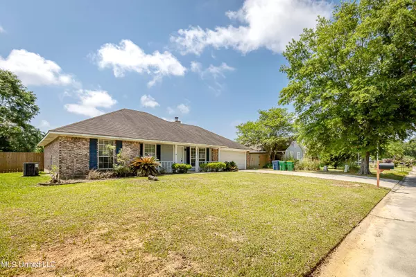 Ocean Springs, MS 39564,6817 Post Oak Drive