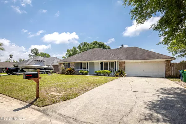 Ocean Springs, MS 39564,6817 Post Oak Drive