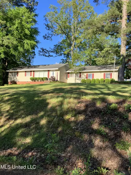 306 Oak Hill Dr., Carthage, MS 39051